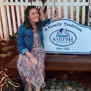 Meet your Posher, Jennifer gates